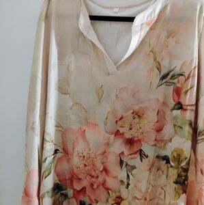 Women's Plus Size Long Sleeve Floral Top